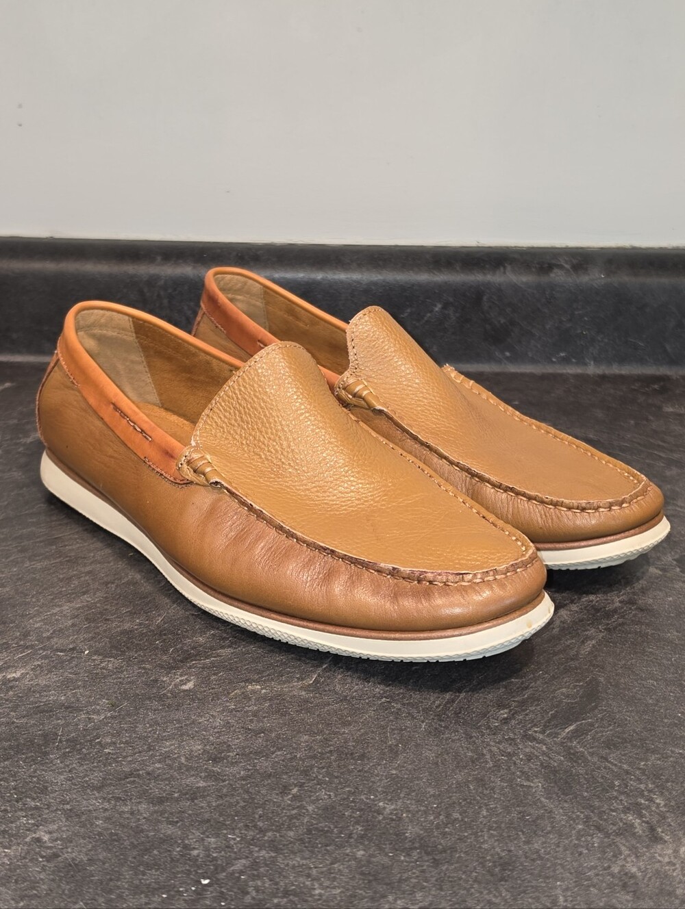 Kenneth Cole New York Cyrus Two-toned Leather Loafers Size 10.5